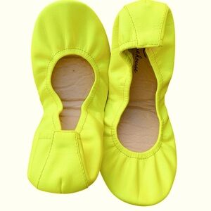 NWOT The storehouse flats in bright neon yellow foldable leather shoes 9